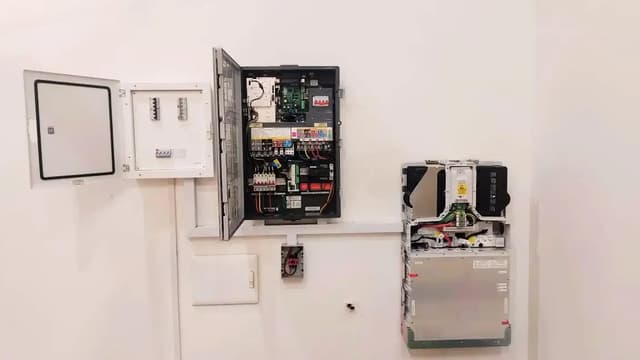 Solar Inverter 4