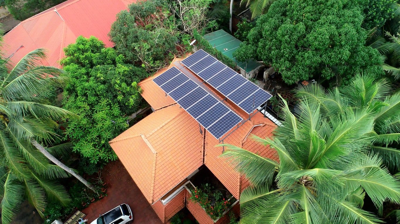 Residential hybrid solar with battery banner